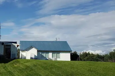 Image de 3br 1bath House Located in Dillingham, Alaska with Wi-Fi-Snag Point Bungalow