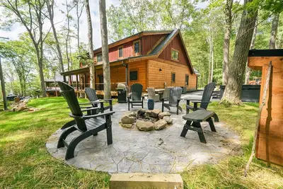 Image de Foxcroft: Lake Access w. Dock Slip, Hot Tub, Pool Table