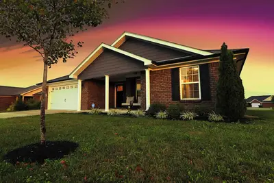 Image de Artsy Ky-Themed Richmond Gem: Sleeps 8, Centrally Located & 5 mins from Kayaking