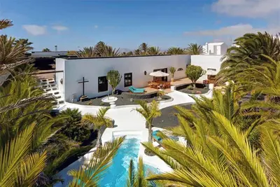 Villa La Cueva avec piscine partagée, terrasse privée et Wi-Fi