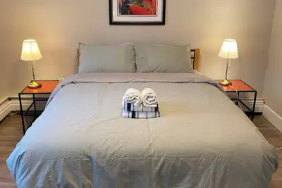 Image de Appartement moderne flambant neuf 2br1ba Whyte And University