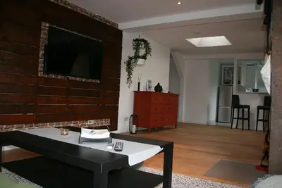 Image de Voll Eingerichtetes Zentrales Apartment fĂĽr Lange und Kurze Aufenthalte