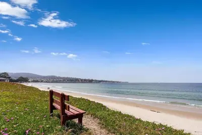 Image de La Playa 56 - Monterey Condo - Discounted Rates on the Beach!