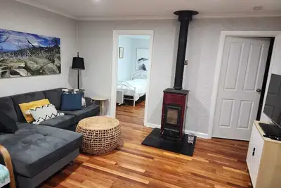 Image de 2bdr Holiday Flat near Bright-Entire Place