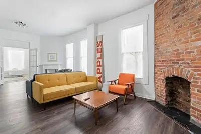 Image de Downtown Indy sanctuary, skyline views