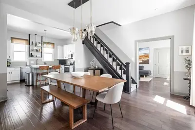 Image de Windsor Manor, Spacious Retreat, Near Downtown!