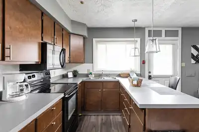 Image de Steps from Dwntn Apt