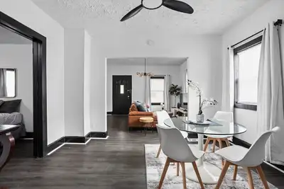 Image de Newly Renovated Retreat! 10 min to Downtown!