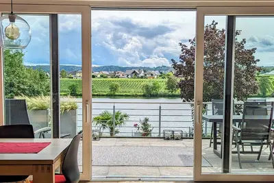 Image de Fantastic apartment directly on the Moselle, ground floor, large terrace, parking lot at the house.