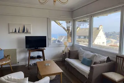Image de Maison à 550m de la plage avec jardin, balcon et Wi-Fi à Perros-Guirec