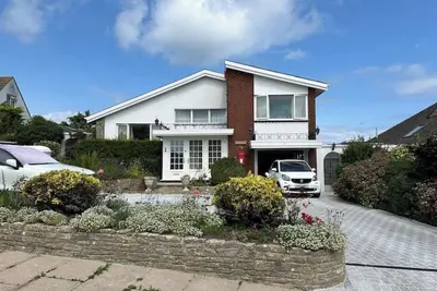 Image de Stunning sea views from cliff top over Lymebay