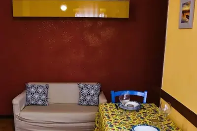 Image de Strategic two-room apartment in the Center [Between Pisa and Florence].