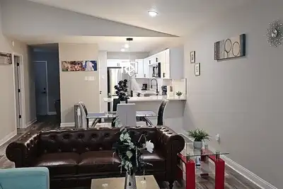 Image de Cozy 2-bedroom single family with Ac, WiFi in charming Eagle Creek Indianapolis