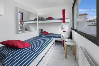 Image de First Line to the Sea with large balcony in Marbella
