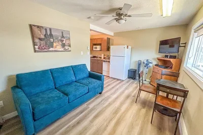 Main Beach Apartment with Outdoor Pool