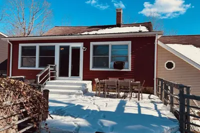 Image de Little Loch (2-Bedroom Home) by RedAwning