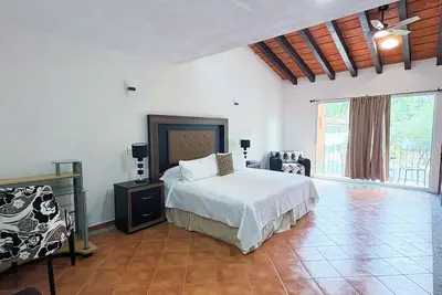 5 min walk to the beach! Villas Mares de Verano Mismaloya A2\n
