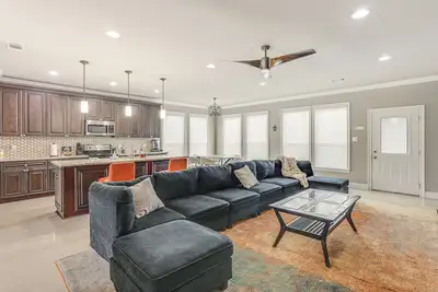 Image de Arabi Home w/ Deck: 7 Mi to Downtown New Orleans!