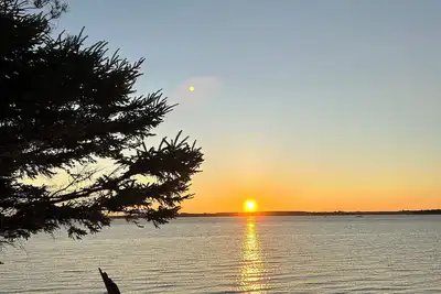 Image de Cozy waterfront cottage