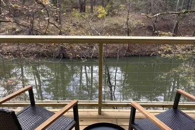 Image de Paddlewhack Cabin 5-The Bow
