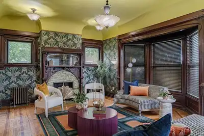 Image de Akron`s Werner House: Historic 4 Bedroom Luxury