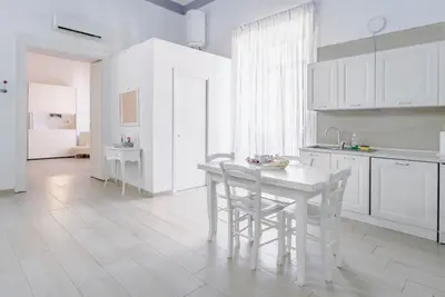 Image de Spacious Loft with Park View - Cozy Retreat in the City Center
