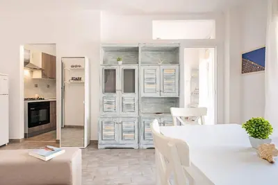 Image de Cozy 40 sqm apt in Giardini Naxos, ideal for 4 people. Featuring a balcony, it offers a great location just 1 minute's walk from the beautiful Schisò beach. This apartment is ideal for those looking for a seaside vacation, enjoying the crystal-clear wat