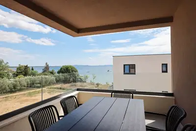 Image de Appartement de trois chambres avec la terrasse et la vue sur le mer Privlaka, Zadar (A-23479-a)