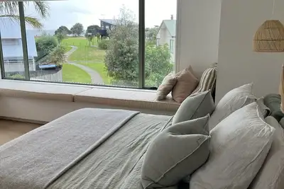 Image de The Palm House - Matarangi\nBeautifully decorated fully stocked beachouse