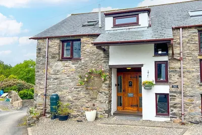 A cottage that sleeps 4 guests  in 2 bedrooms
