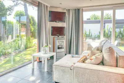Image de Cozy Retreat in Charming Holiday Park