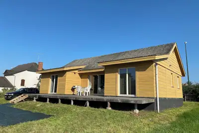 Image de Une maison en bois du Québec près de Nevers, Moulins, le Pal et les Canaux!