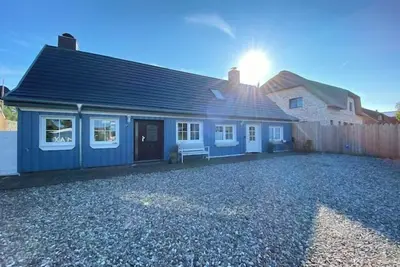 Image de Die Liebevoll Eingerichtete Wohnung im Cottage auf 45 qm Bietet Platz für Zwei P