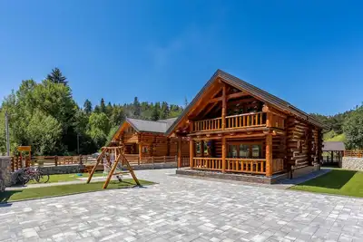 Image de Superbe maison à Fuzine avec sauna