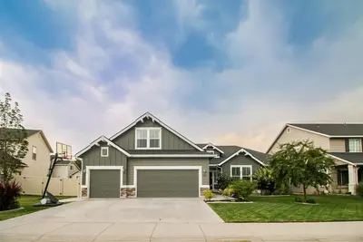 Image de Spacious 5br Family Home with Bbq & Workspace