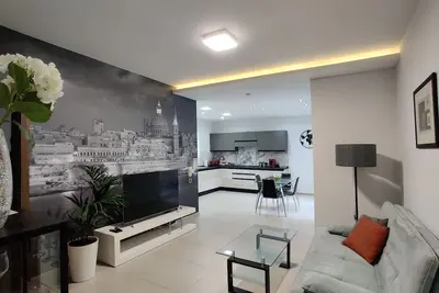 Image de Modern, designer apartment - 2 minutes away from popular Sliema seafront.