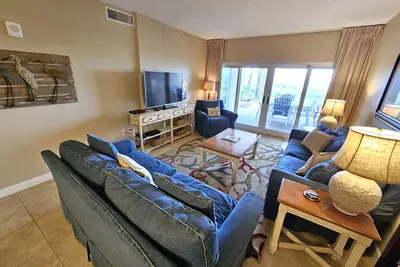 Image de Sandy Key 137: 2 Br/2 Ba Beachfront in Perdido Key, Fl On-Site Rental Office Sleeps 6