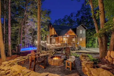 Image de Resort Cabin w/Hot Tub, Firepit, and Sauna Mins to Dt Ellijay