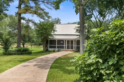 Image de Charming Country Farmhouse Getaway!