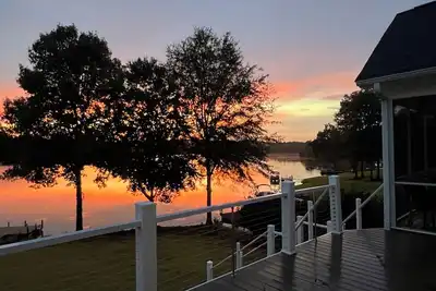 Image de Peaceful Lake House with 2 Master Suites Only 15min from Fountain Inn or Laurens