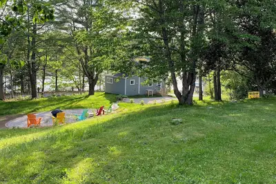 Image de The Cooperage: Renovated historic cottage on river