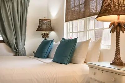 Image de Kas di Almendra: By the Ocean, Walk to Downtown, Tropical 1-Bedroom House