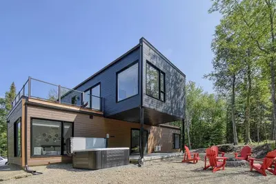 Image de Chalet Montana in Bel Air - 4bdr Modern Tremblant Retreat with Hot Tub