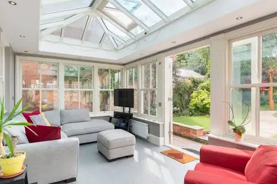 Image de Cv8 2gb 17 Stoneleigh Road, Kenilworth · Spacious 4Bed Home in Kenilworth with Parking | Pass The Keys