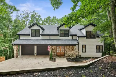 Image de Spacious 5-bedroom, family-friendly lodge mountain house in charming Jasper