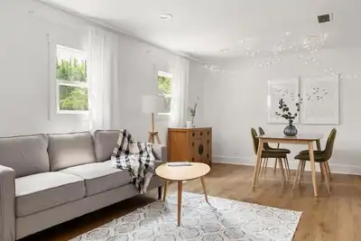 Image de Peaceful 2-bedroom apartment across from Pioneer park w/WiFi in Billings