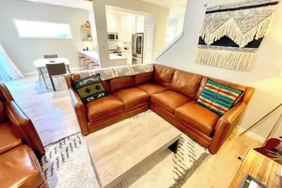 Image de Brand New Modern Mountain 4 bed 3 bath on Bus Line close to Vail & Beaver Creek!