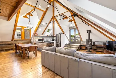 Image de Cozy Stay w/ Roof Deck | Parking | 5 Min Downtown