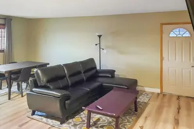 Image de Spacious Retreat:King Size Comfort