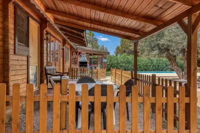 Image de Null 'Entre Viejos Olivos 10' avec vue sur la montagne, piscine partagée et climatisation
